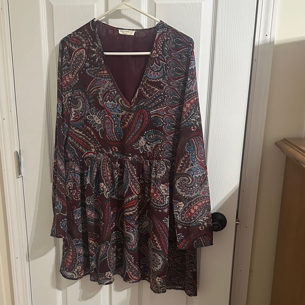 Chic Paisley Long Sleeve Dress in Burgundy